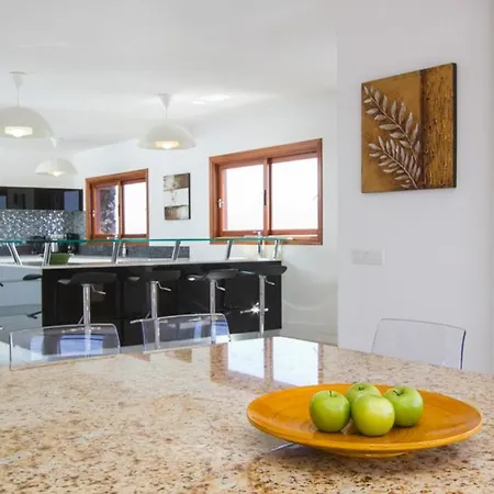 Villa Playa Blanca Sleeps 15 Pool Air Con Wifi Playa Blanca